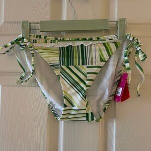 Candies bikini bottoms • NWT • Women’s large